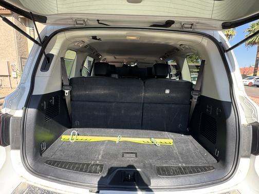 White 2019 INFINITI QX80 LUXE
