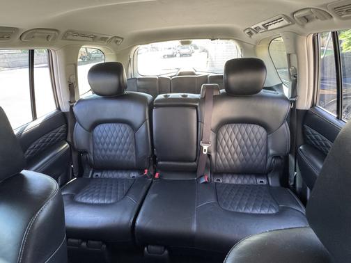 White 2019 INFINITI QX80 LUXE