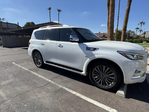 White 2019 INFINITI QX80 LUXE