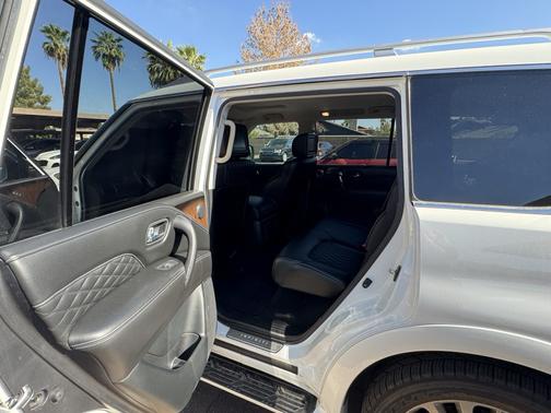 White 2019 INFINITI QX80 LUXE