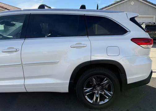 2019 Toyota Highlander Hybrid Limited Platinum