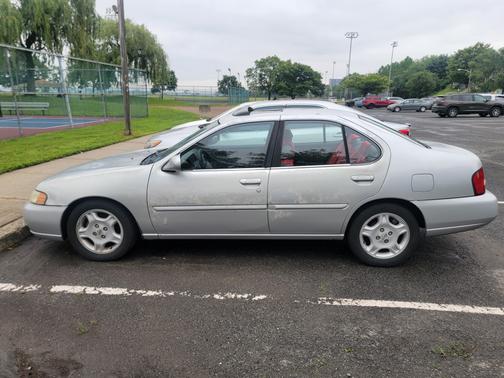 2001 Nissan Altima GLE