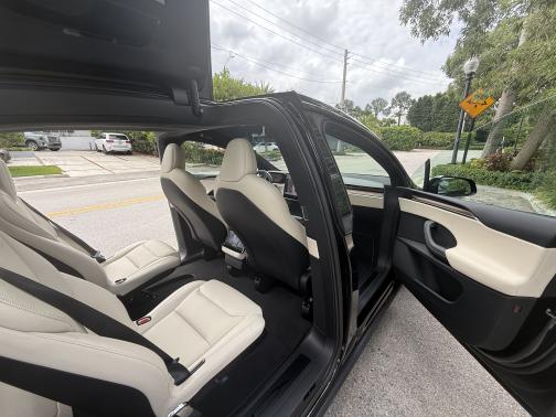2023 Tesla Model X Base