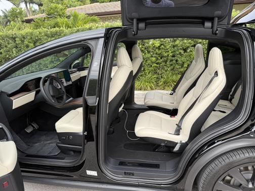 2023 Tesla Model X Base