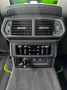 Silver 2025 Lamborghini Urus SE
