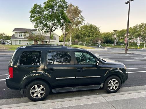 Black 2011 Honda Pilot Touring