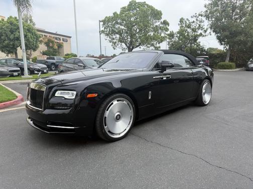 2019 Rolls-Royce Dawn Base