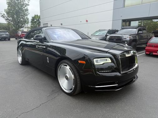 2019 Rolls-Royce Dawn Base