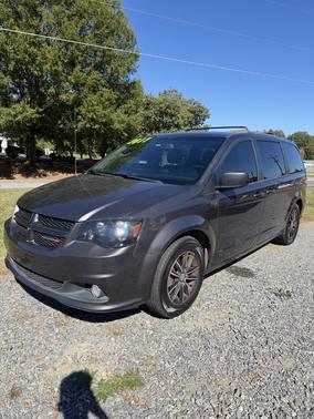 Gray 2017 Dodge Grand Caravan GT