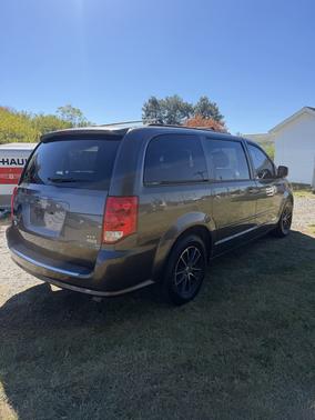 Gray 2017 Dodge Grand Caravan GT