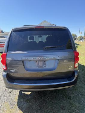 Gray 2017 Dodge Grand Caravan GT