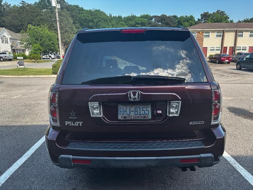 Red 2008 Honda Pilot EX-L