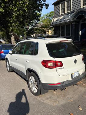 2011 Volkswagen Tiguan SEL