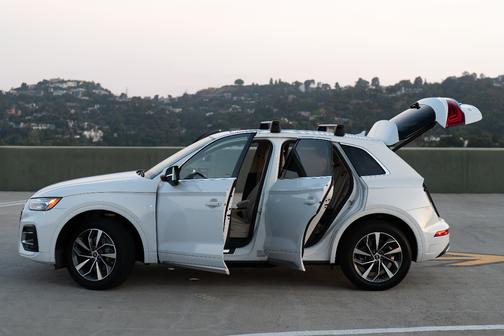 White 2021 Audi Q5 45 Premium