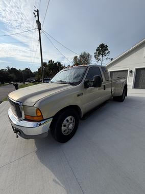 Gold 2000 Ford F-350 XLT SuperCab Super Duty DRW