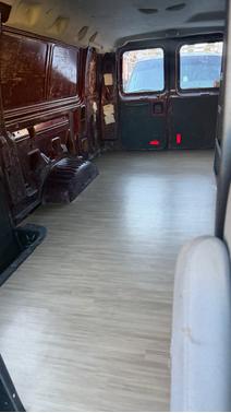 2010 Ford E350 Super Duty Base