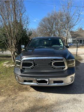 2017 RAM 1500 SLT