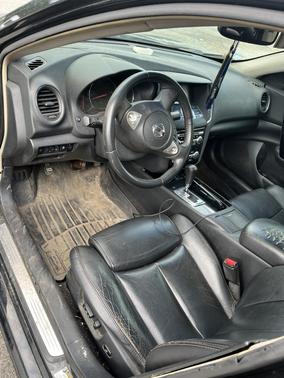 Black 2010 Nissan Maxima SV