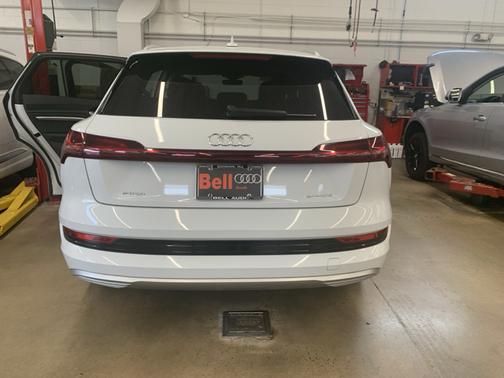 White 2021 Audi e-tron Premium Plus