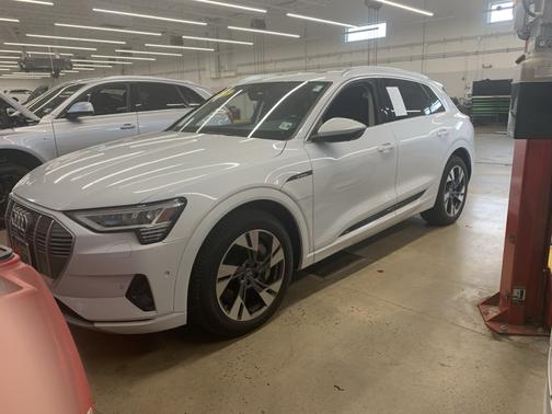 White 2021 Audi e-tron Premium Plus