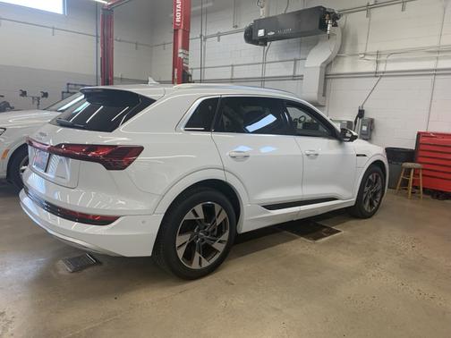 White 2021 Audi e-tron Premium Plus