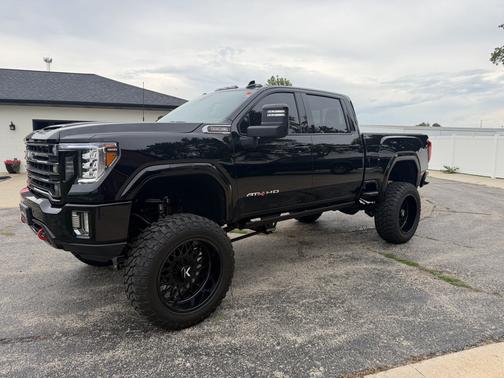 Black 2021 GMC Sierra 2500 AT4