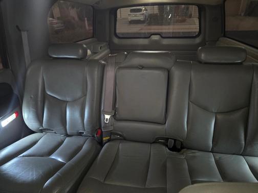 Beige 2003 Chevrolet Suburban 1500 LT