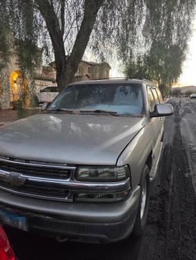 Beige 2003 Chevrolet Suburban 1500 LT