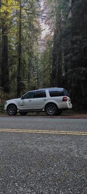 White 2008 Ford Expedition Limited