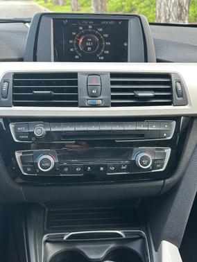 White 2016 BMW 320 i