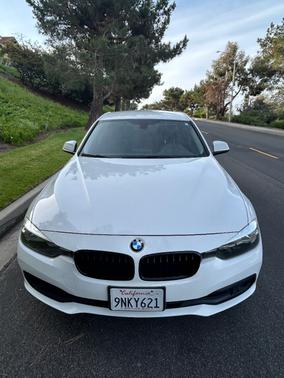 White 2016 BMW 320 i