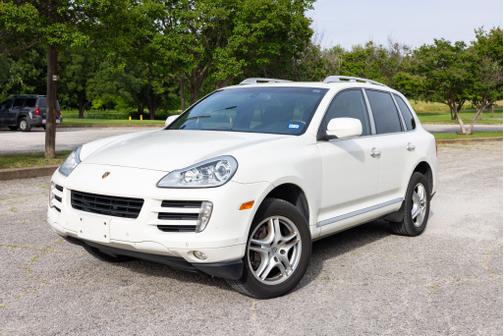 2010 Porsche Cayenne Base