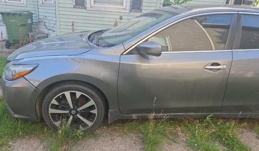 Gray 2018 Nissan Altima 2.5 SR