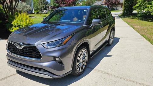 Gray 2021 Toyota Highlander Platinum