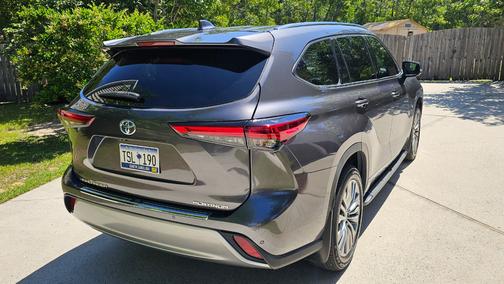 Gray 2021 Toyota Highlander Platinum