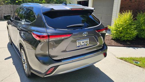 Gray 2021 Toyota Highlander Platinum