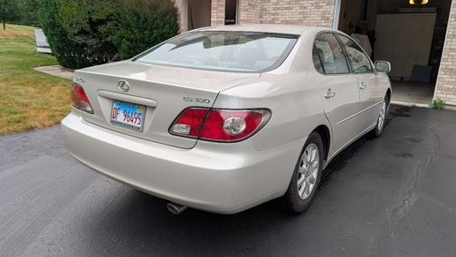Beige 2004 Lexus ES 330 Base