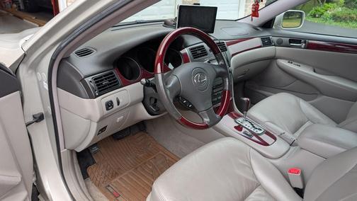 Beige 2004 Lexus ES 330 Base