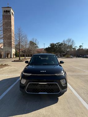 Black 2022 Kia Soul LX