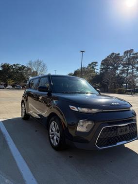 Black 2022 Kia Soul LX