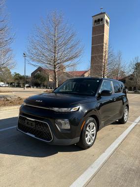 Black 2022 Kia Soul LX