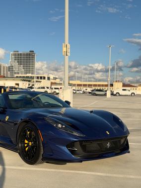 2023 Ferrari 812 GTS Base