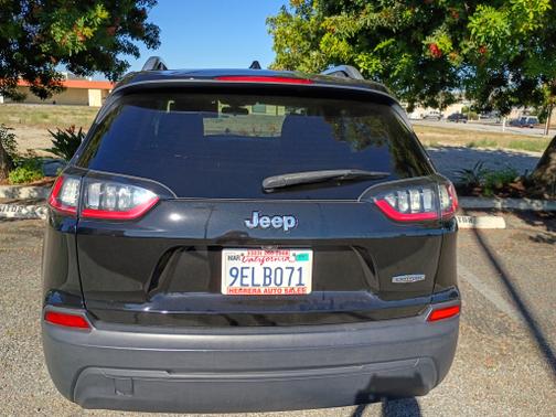 Black 2020 Jeep Cherokee Latitude