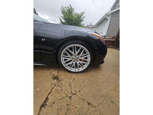 2014 INFINITI Q60 Base