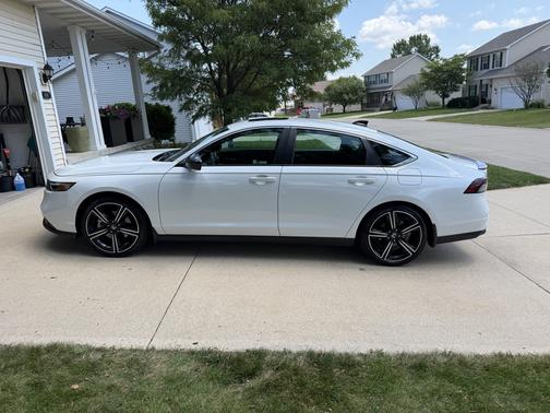 White 2023 Honda Accord Hybrid Sport