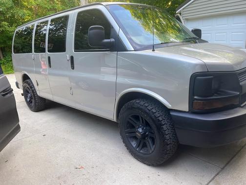 2008 Chevrolet Express 2500 Base