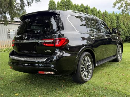 Black 2020 INFINITI QX80 LUXE