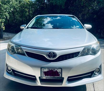 Silver 2012 Toyota Camry SE
