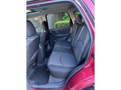 2005 Mazda Tribute s