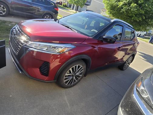Red 2024 Nissan Kicks SV